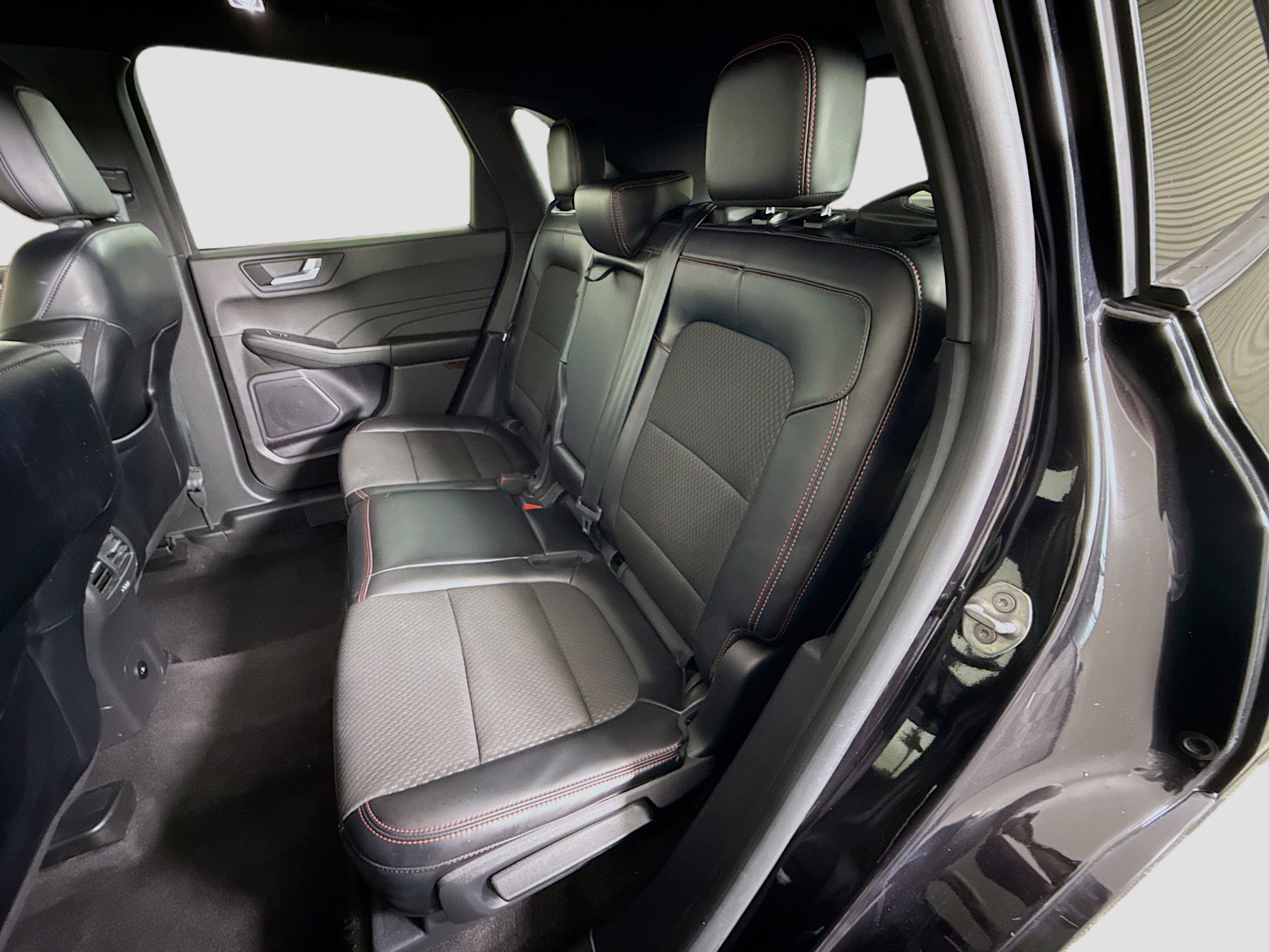 Used 2024 Ford Escape ST-Line image 25