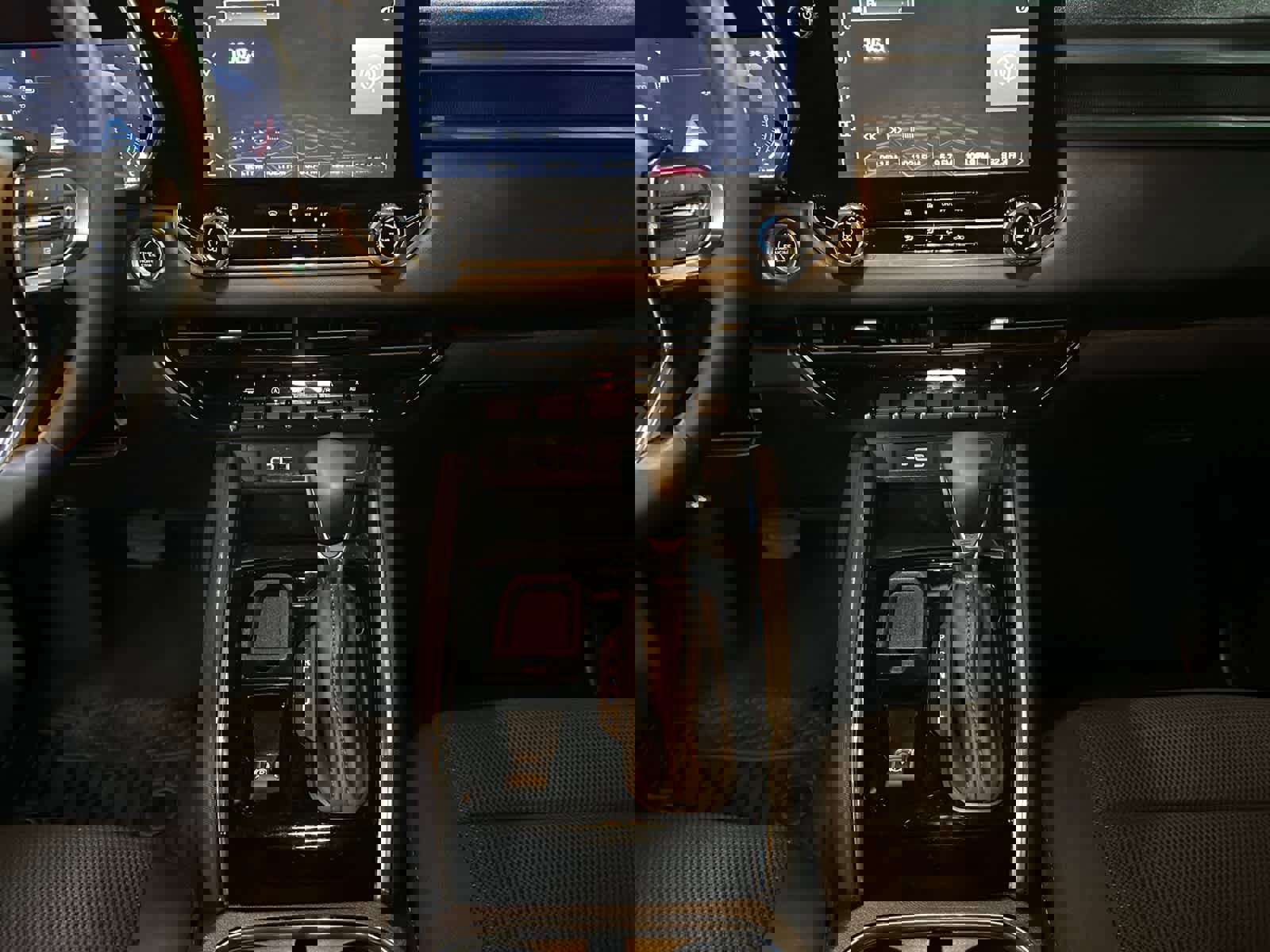 Used 2025 GMC Canyon Elevation image 15