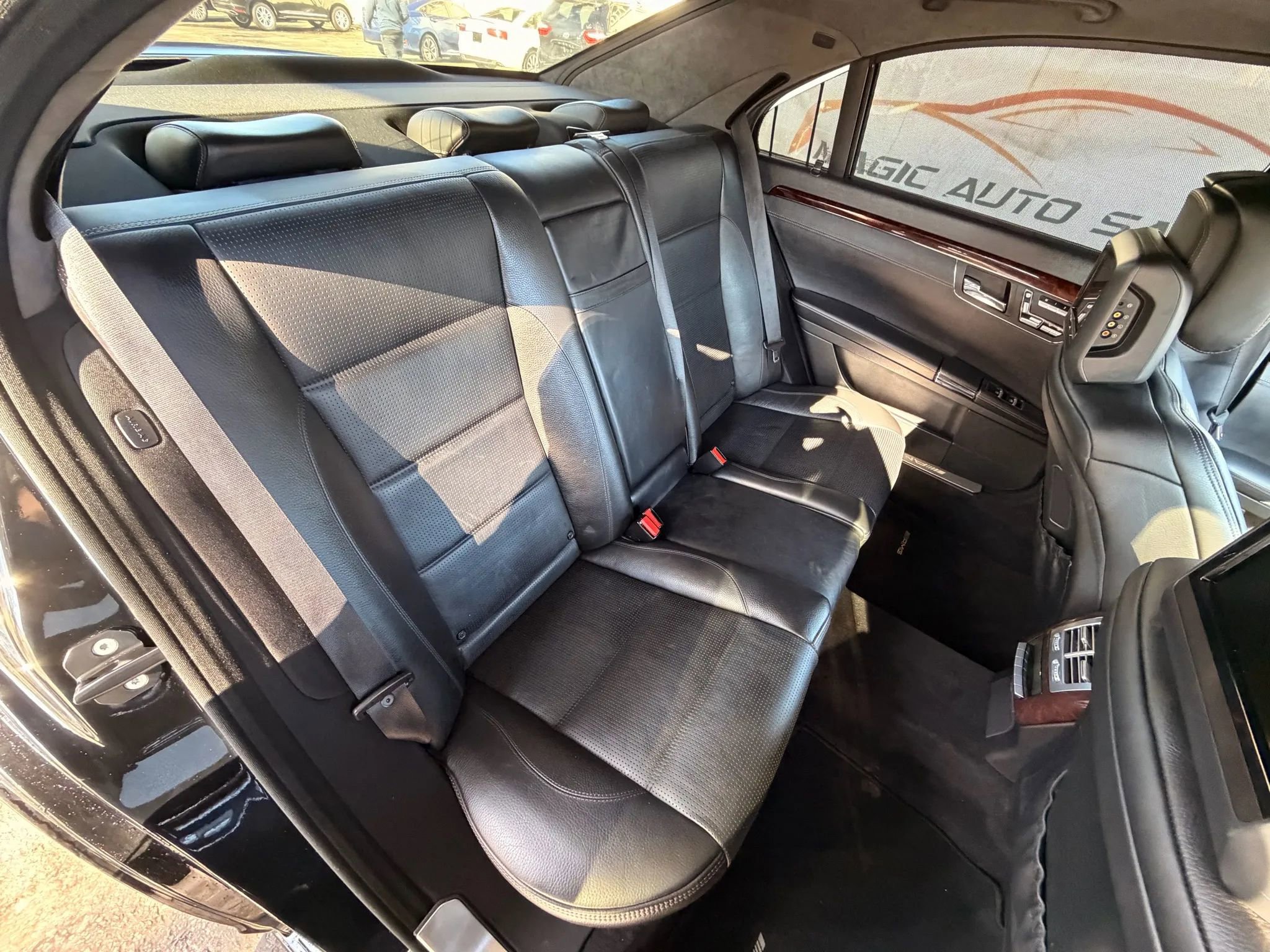 Used 2011 Mercedes-Benz S 63 AMG image 31