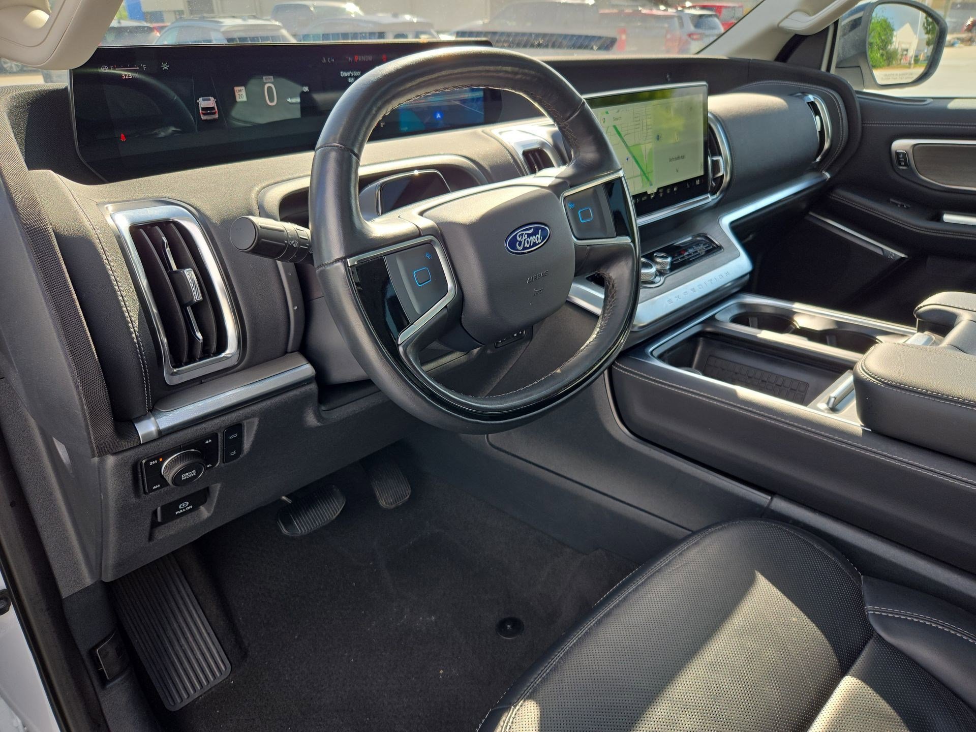 Used 2025 Ford Expedition Platinum image 13