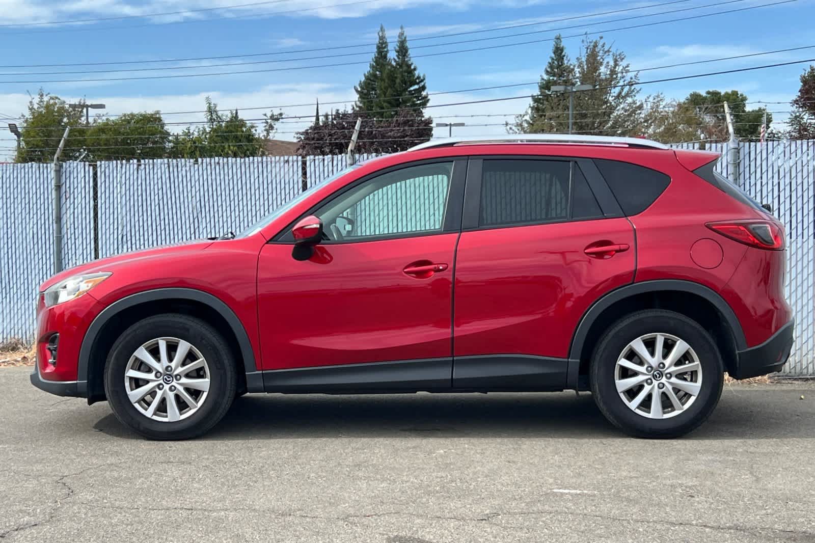 Used 2016 MAZDA CX-5 Touring FWD image 2