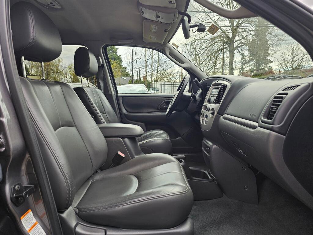 Used 2004 MAZDA Tribute ES image 11