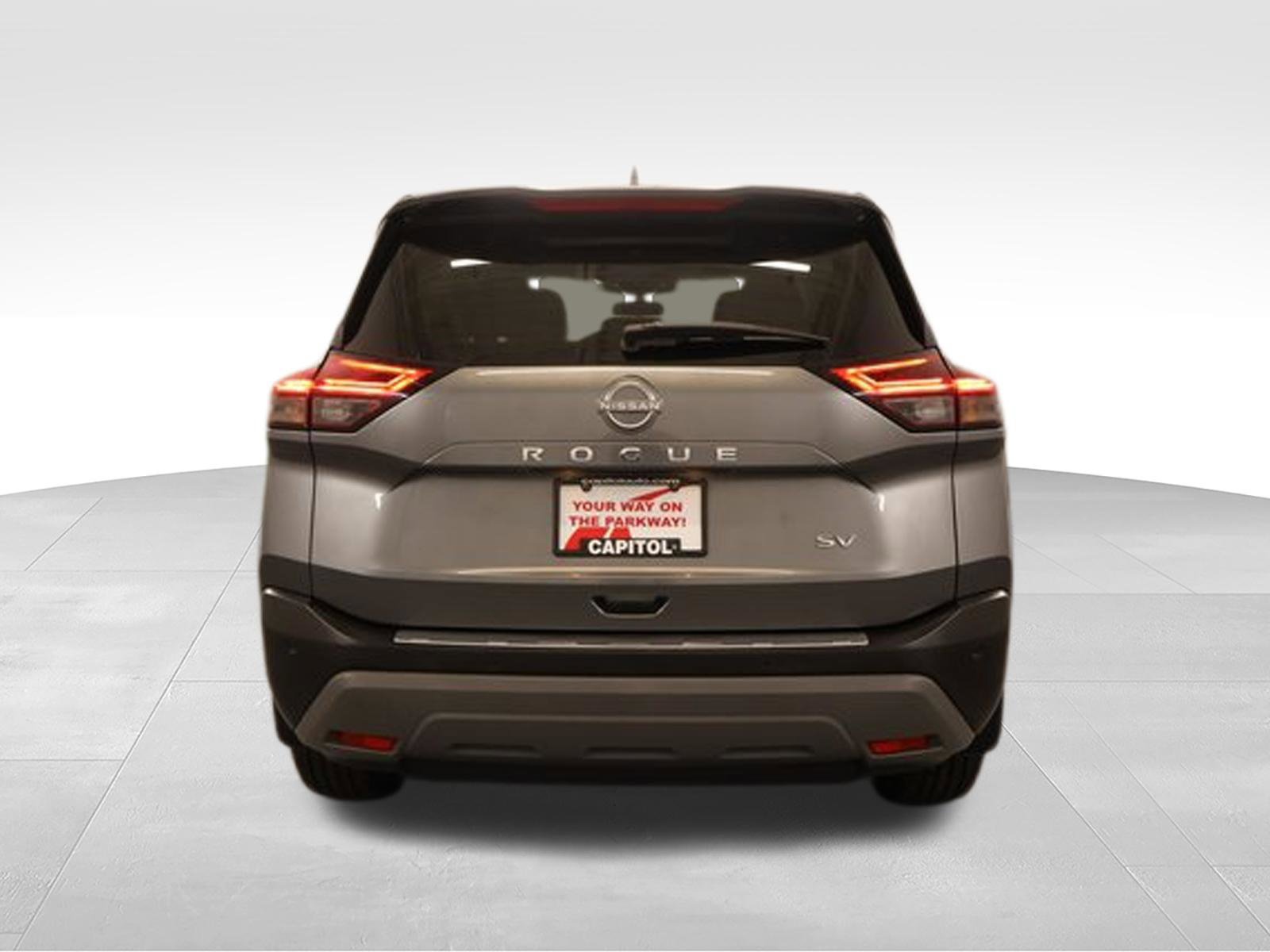 Used 2023 Nissan Rogue SV w/ SV Premium B Package FWD image 4