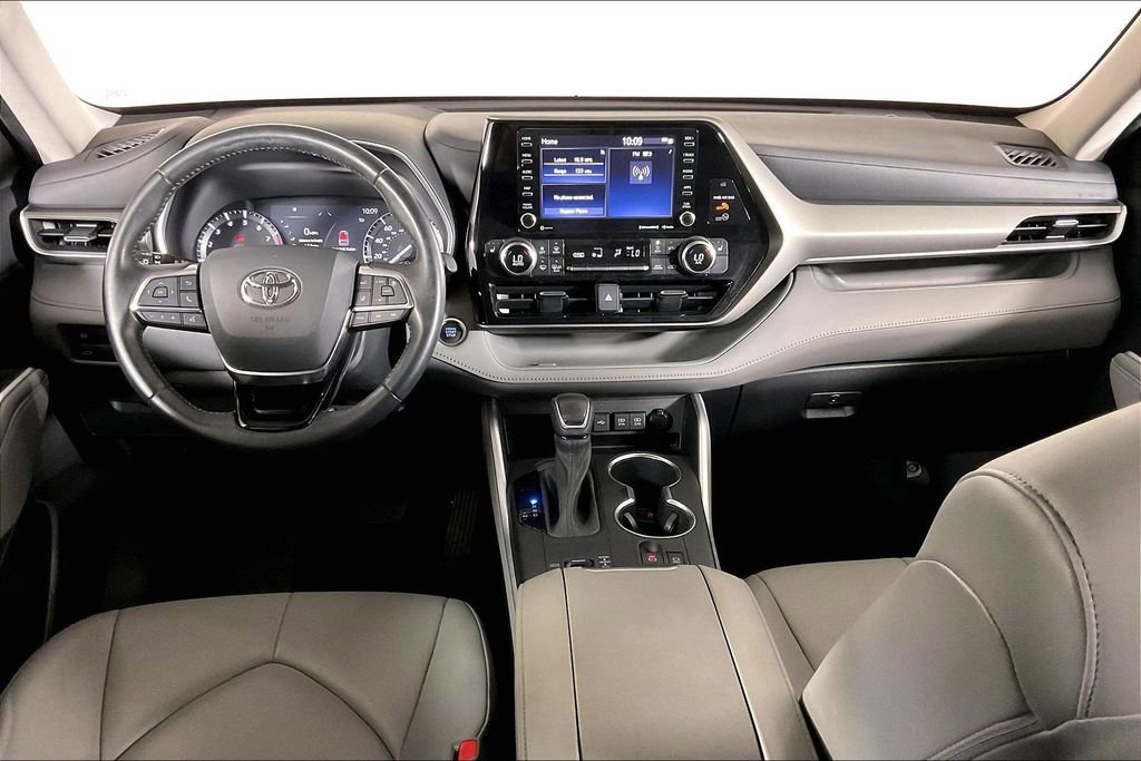 Used 2021 Toyota Highlander XLE image 15