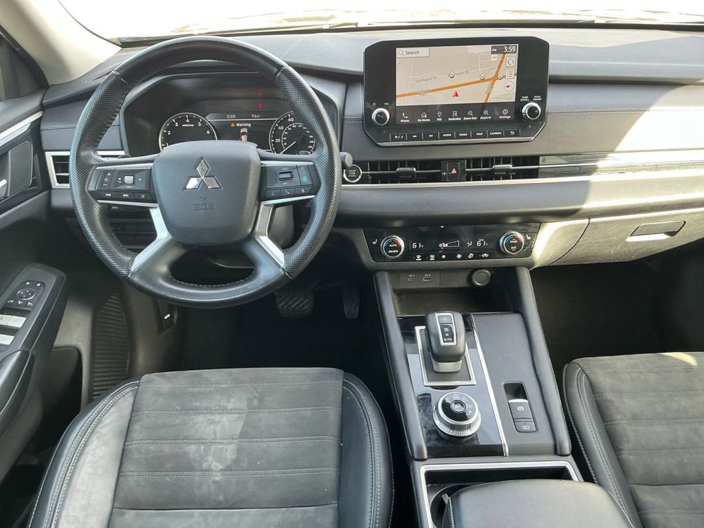 Used 2023 Mitsubishi Outlander SE image 17