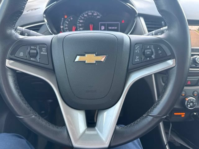 Used 2019 Chevrolet Trax LT w/ LT Convenience Package AWD/4WD image 11