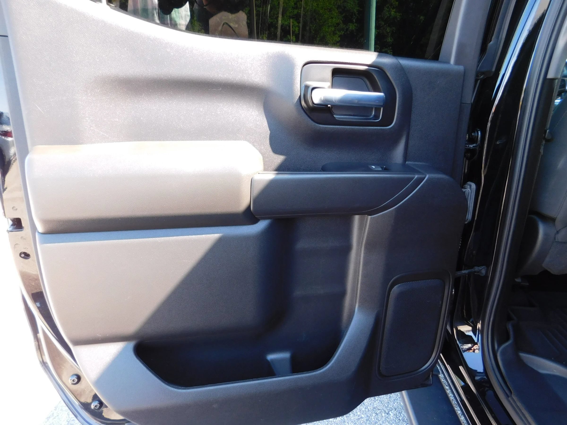 Used 2022 Chevrolet Silverado 1500 LT AWD/4WD image 13