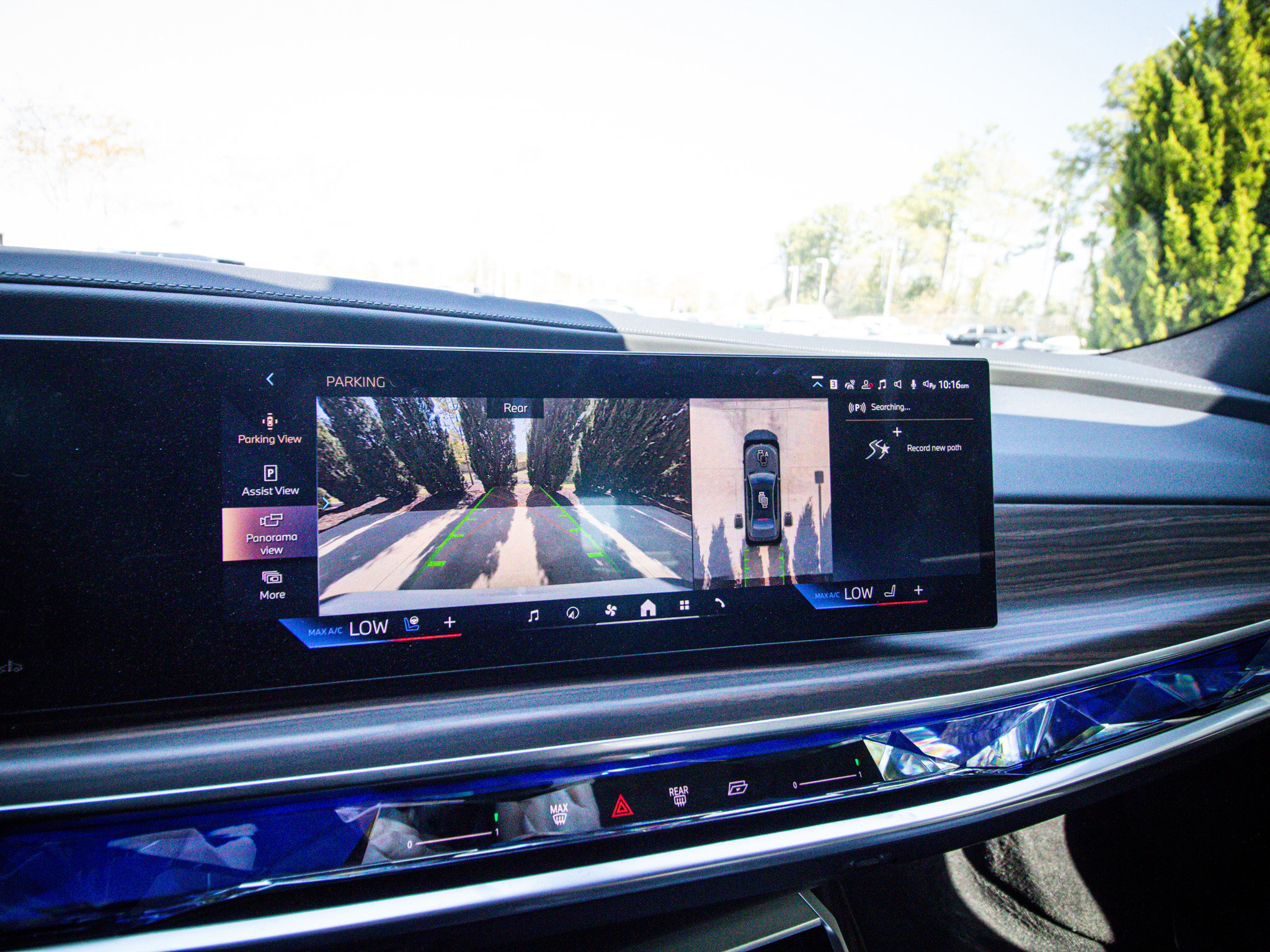 Used 2026 BMW 760i xDrive w/ Executive Package image 25