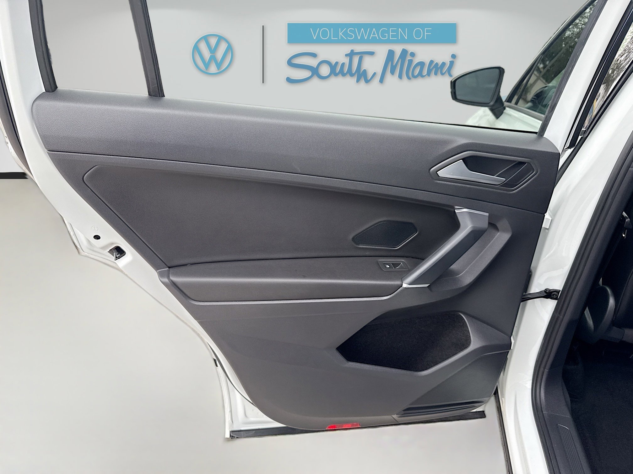 Certified 2020 Volkswagen Tiguan SE R-Line image 23