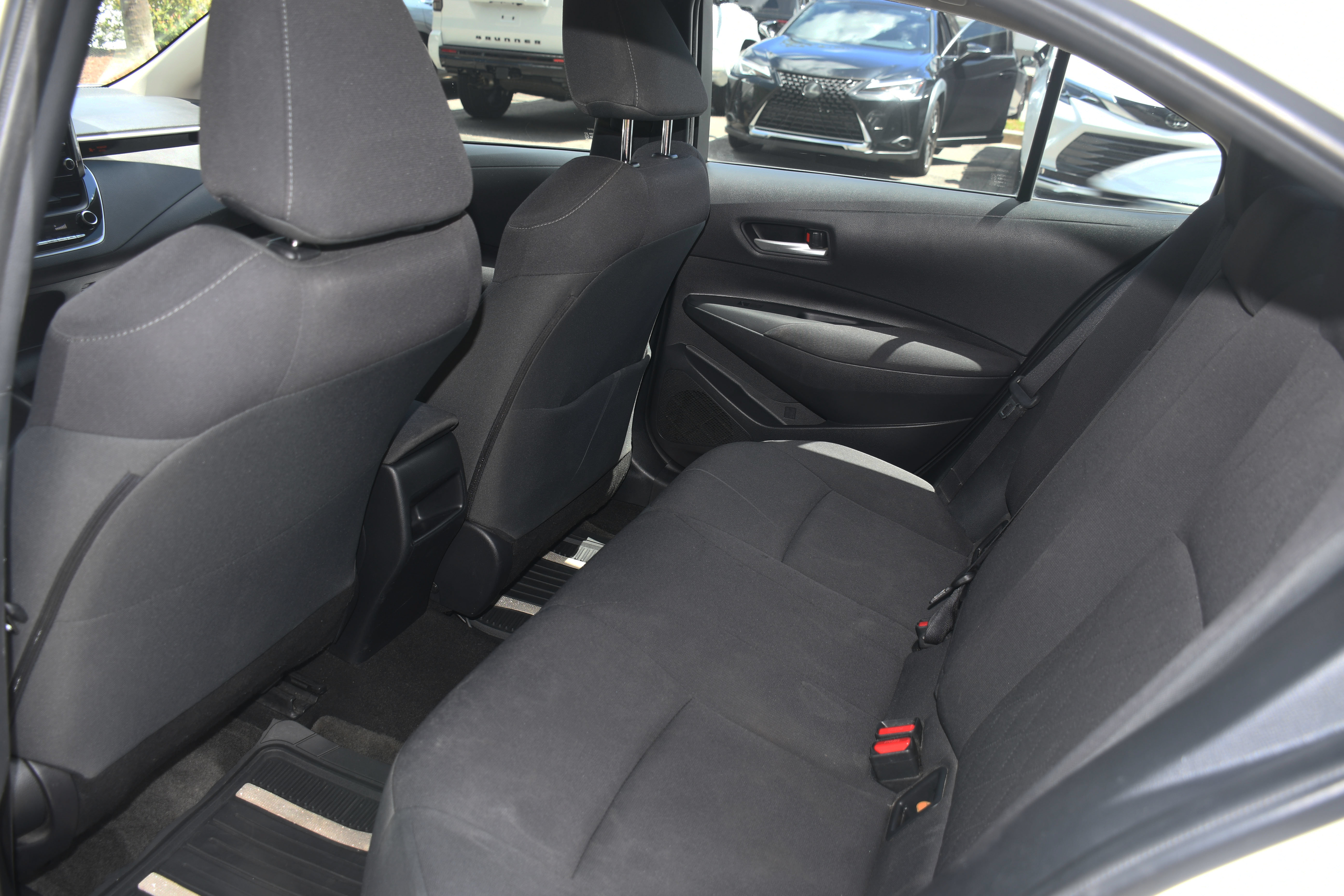 Used 2020 Toyota Corolla LE FWD image 14