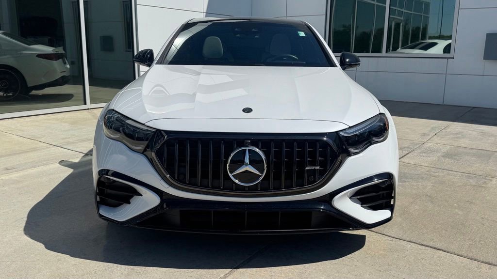 Used 2025 Mercedes-Benz E 53 AMG e 4MATIC Sedan image 4