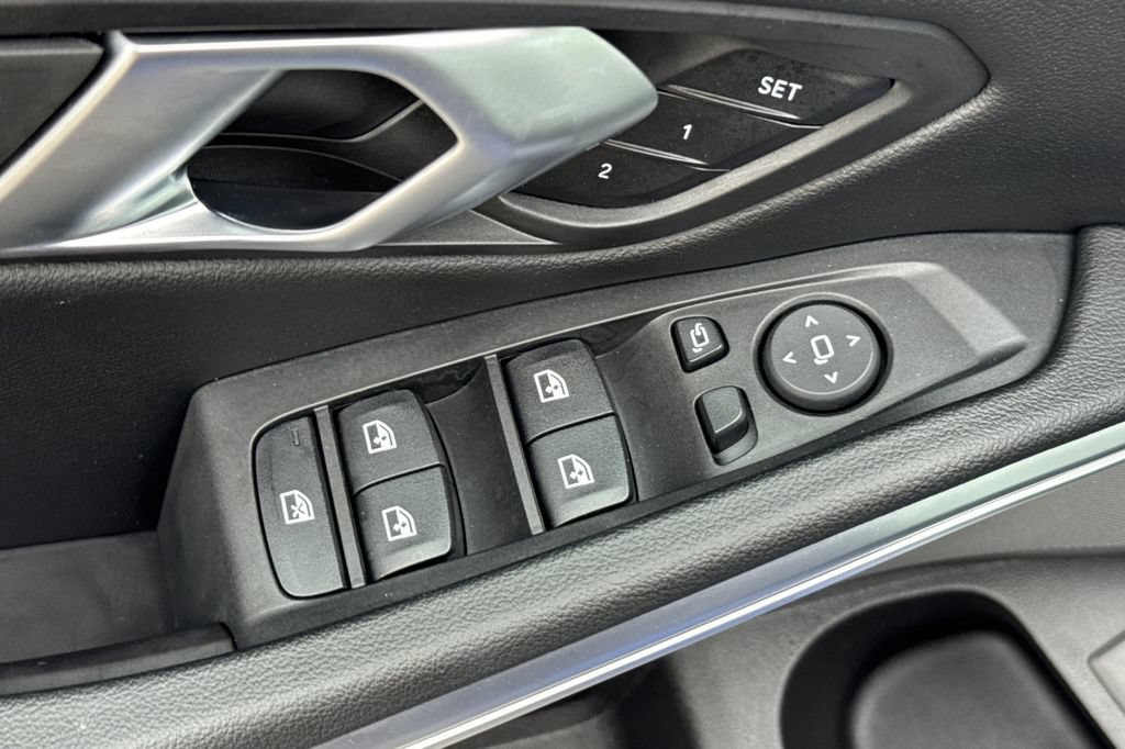 Used 2025 BMW M340i RWD image 11