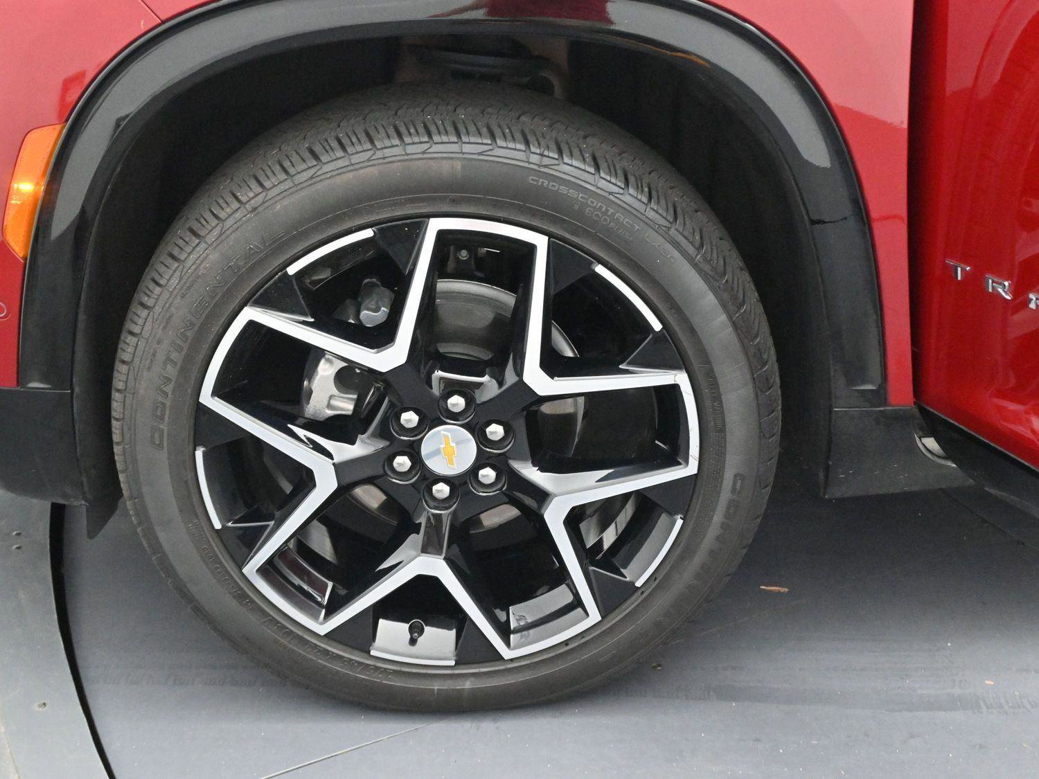 Used 2025 Chevrolet Traverse High Country image 42