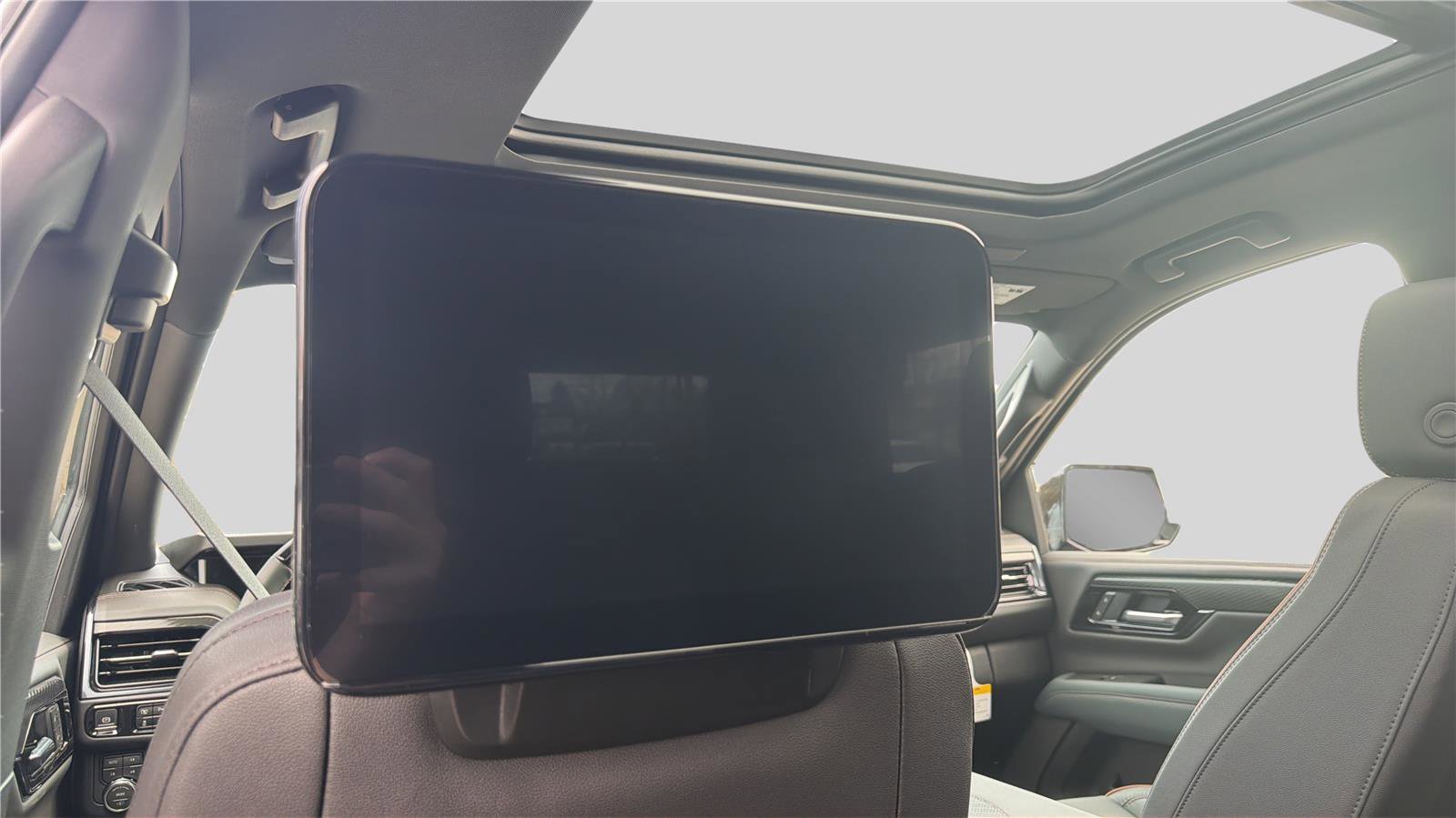 New 2026 GMC Yukon AT4 w/ AT4 Premium Plus Package image 19