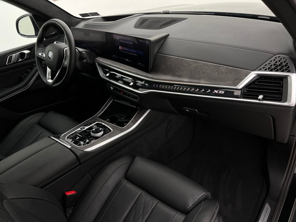 Certified 2025 BMW X5 xDrive40i w/ Executive Package image 13