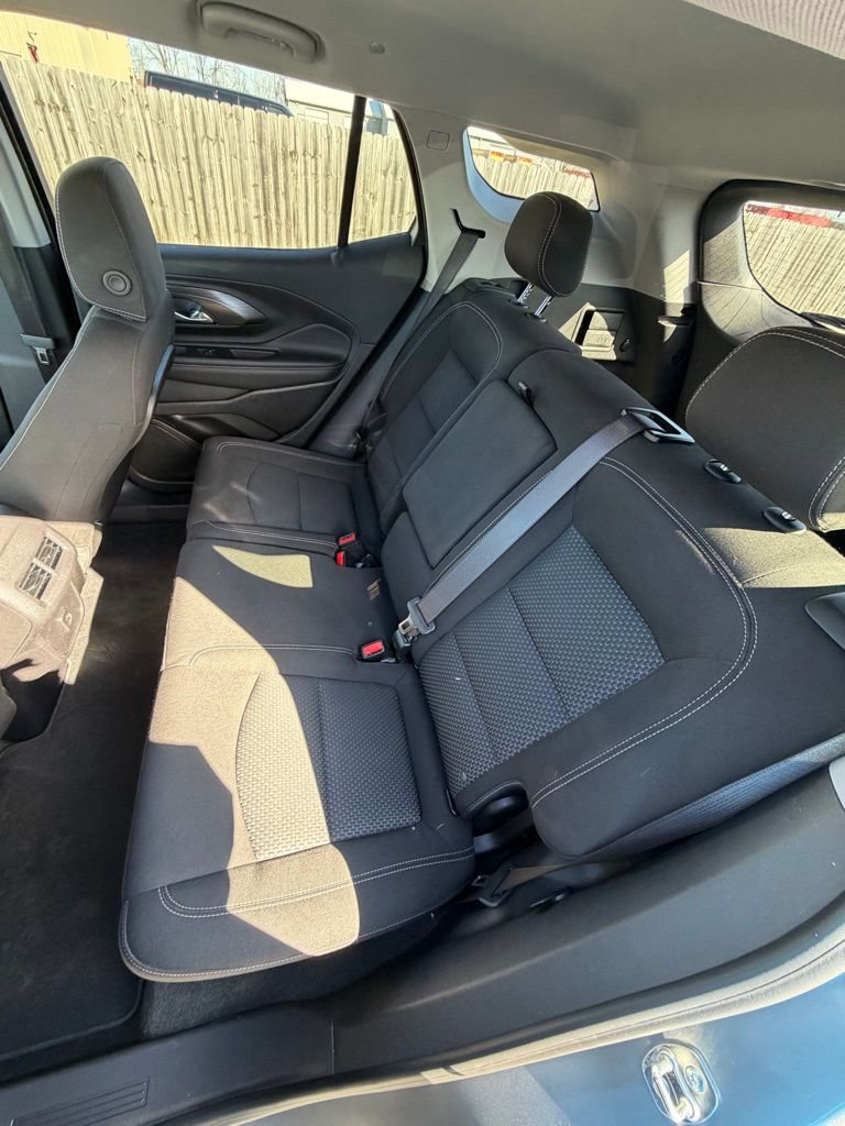 Used 2024 GMC Terrain SLE image 11