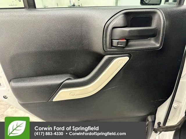 Used 2013 Jeep Wrangler Unlimited Sahara w/ Connectivity Group image 18