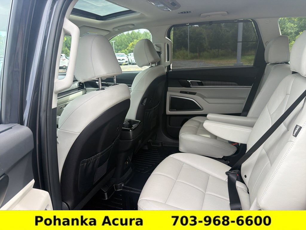 Used 2025 Kia Telluride EX w/ EX Captain's Chair Package AWD/4WD image 28