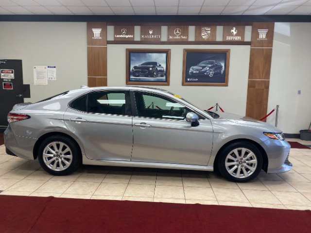 Used 2019 Toyota Camry LE w/ Convenience Package FWD image 4