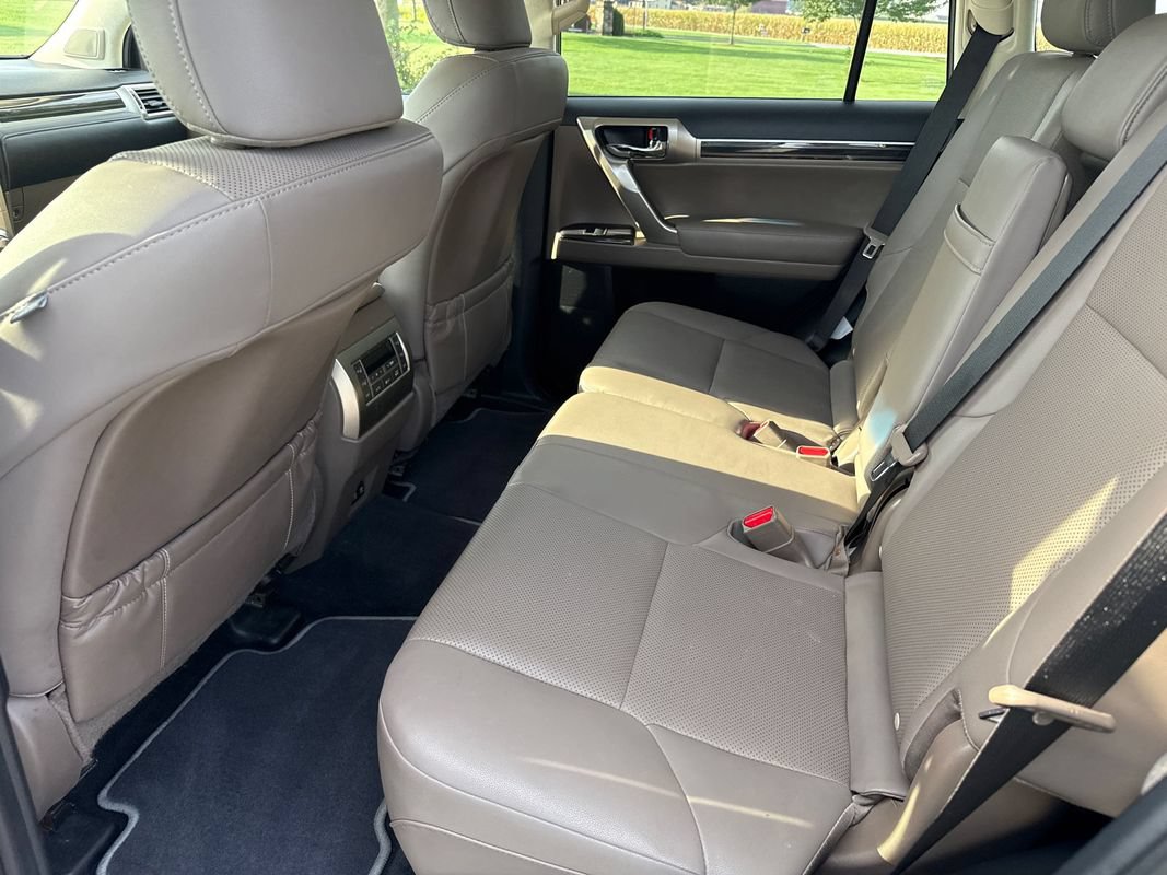 Used 2021 Lexus GX 460 Premium w/ Premium Package AWD/4WD image 11