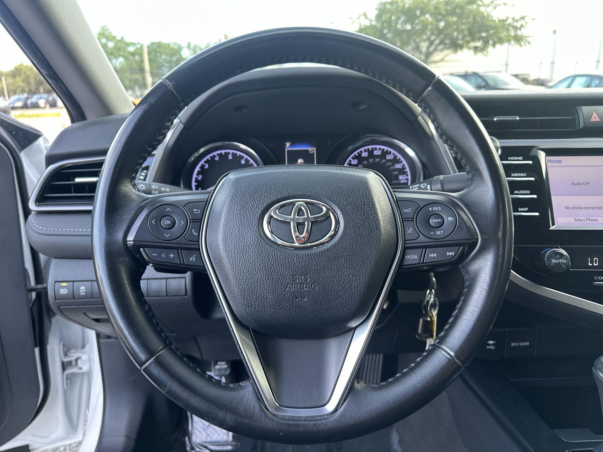 Used 2019 Toyota Camry SE FWD image 11