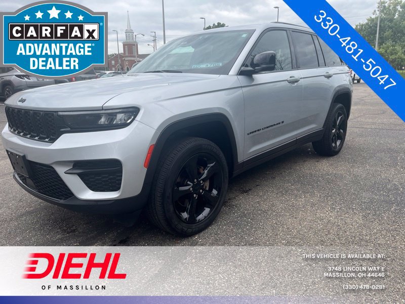 Used 2023 Jeep Grand Cherokee Altitude AWD/4WD image 1