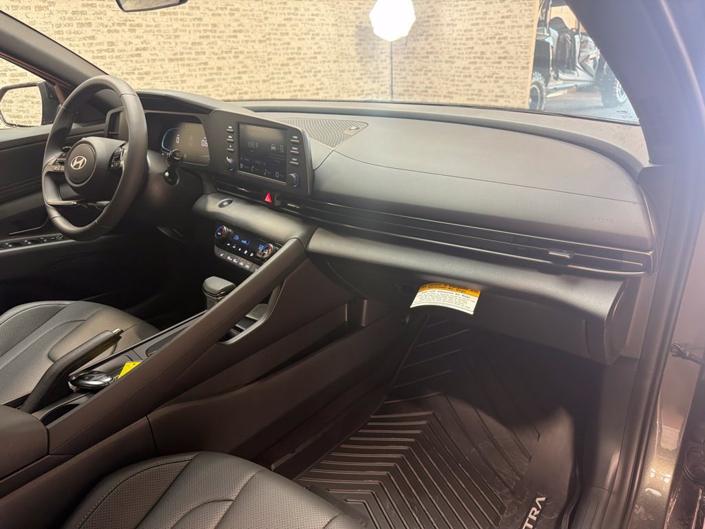 Used 2026 Hyundai Elantra SEL Sport FWD image 13