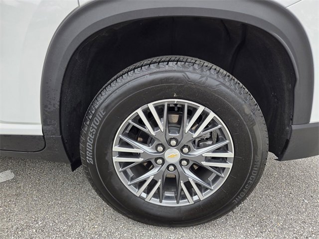 Used 2025 Chevrolet Traverse LT image 19