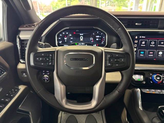 Used 2023 GMC Sierra 1500 Denali w/ Denali Reserve Package AWD/4WD image 17