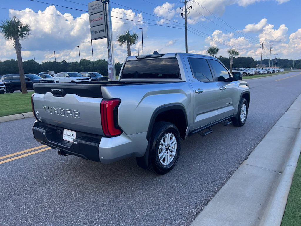 Used 2025 Toyota Tundra SR5 w/ SR5 Convenience Package AWD/4WD image 5