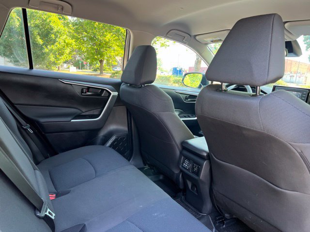 Used 2022 Toyota RAV4 LE FWD image 18