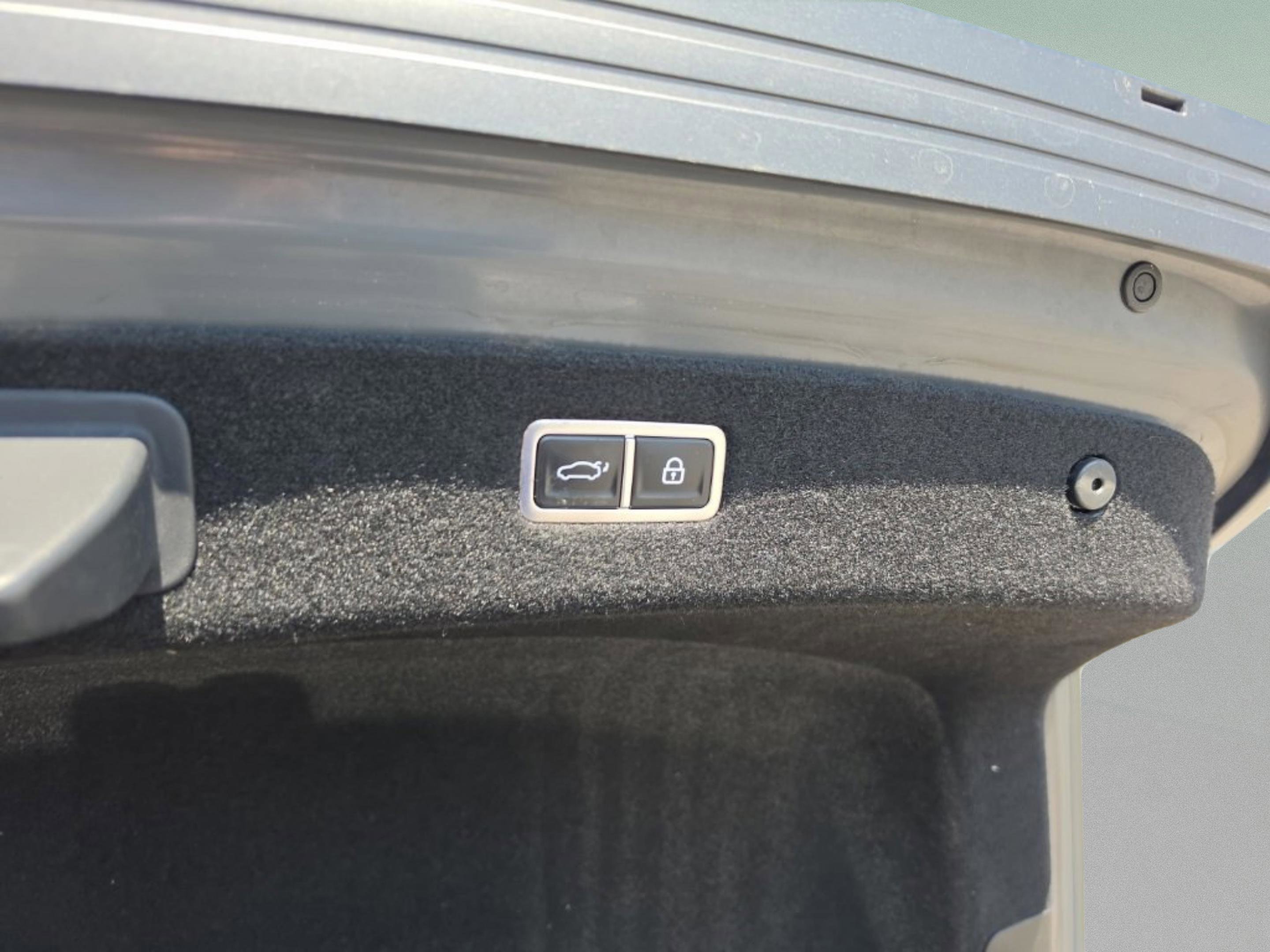 Used 2023 Genesis G90 3.5T image 17