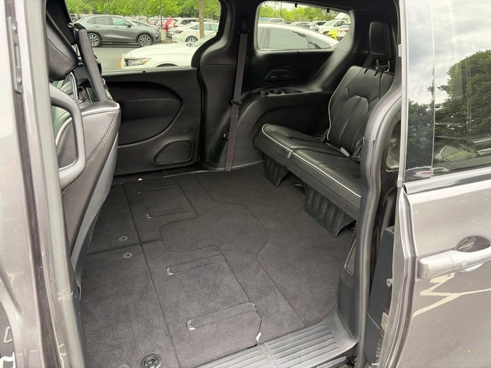 Used 2020 Chrysler Pacifica Limited w/ Advanced Safetytec Group FWD image 21