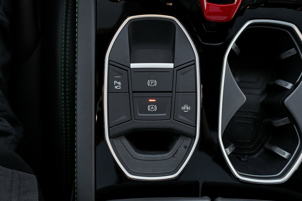 Used 2021 Lamborghini Urus image 63