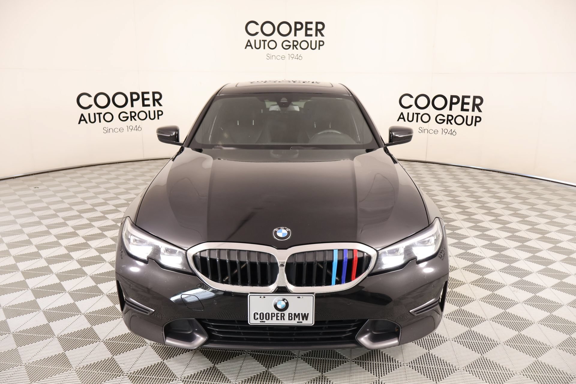 Used 2019 BMW 330i xDrive Sedan w/ Driving Assistance Package AWD/4WD image 10