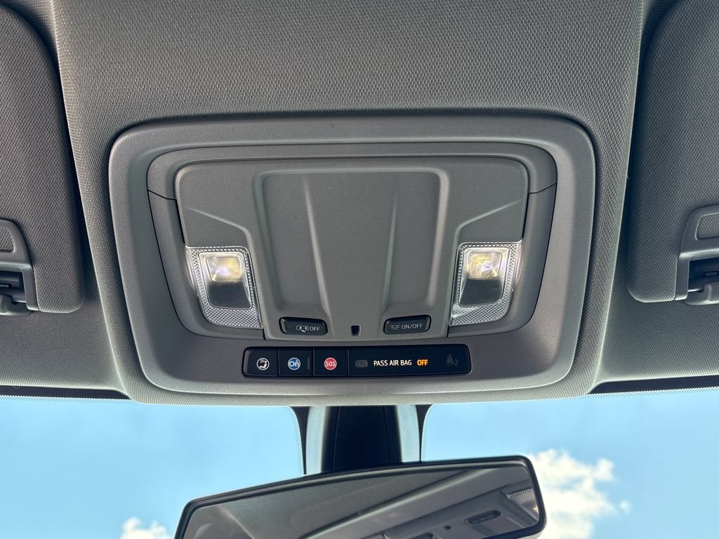 Used 2021 Chevrolet Silverado 1500 LT AWD/4WD image 44