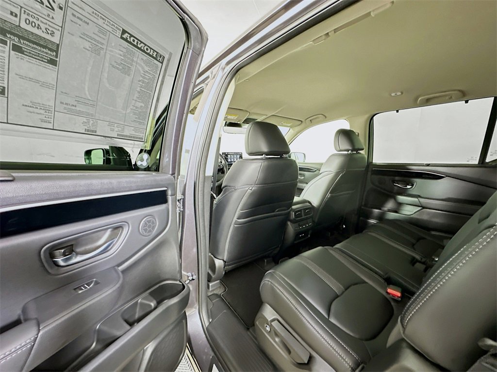 New 2025 Honda Pilot EX-L image 17