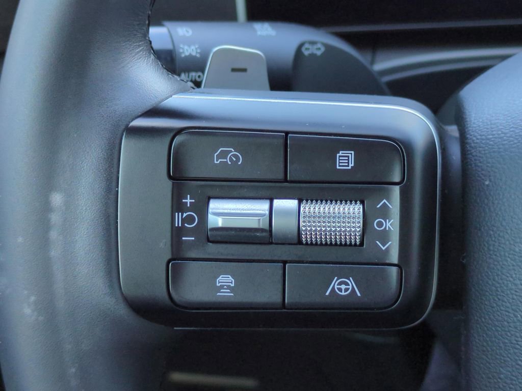 Certified 2025 Hyundai Santa Fe SEL image 30