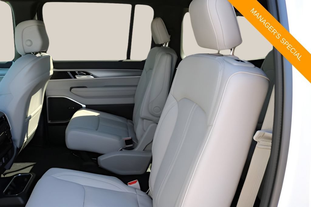 New 2026 Jeep Grand Wagoneer 4WD w/ Premium Group I image 16