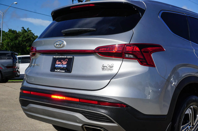 Used 2023 Hyundai Santa Fe SE w/ Winter Weather Package FWD image 5