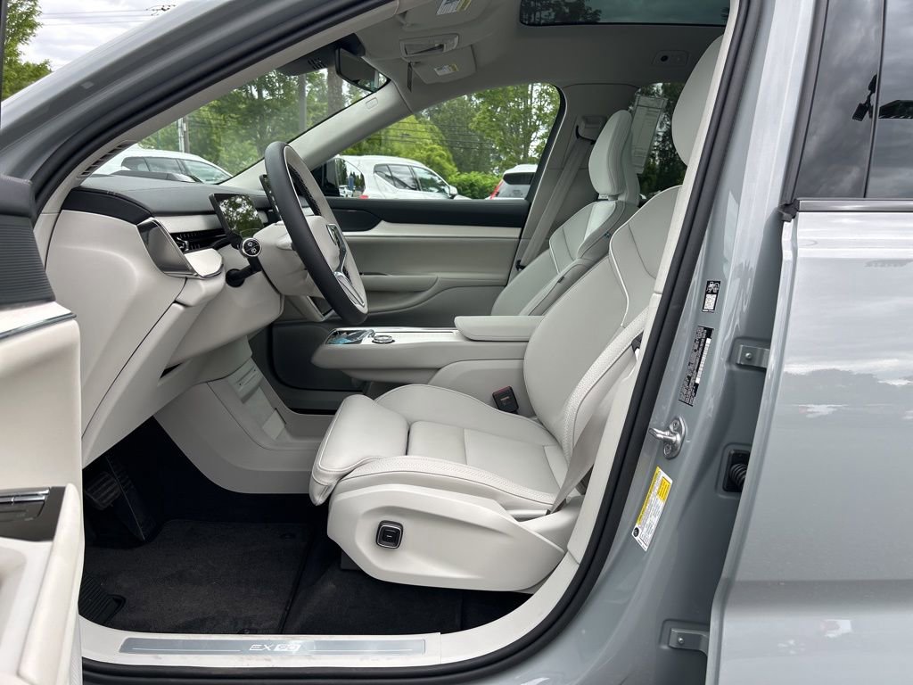 New 2025 Volvo EX90 Plus image 4