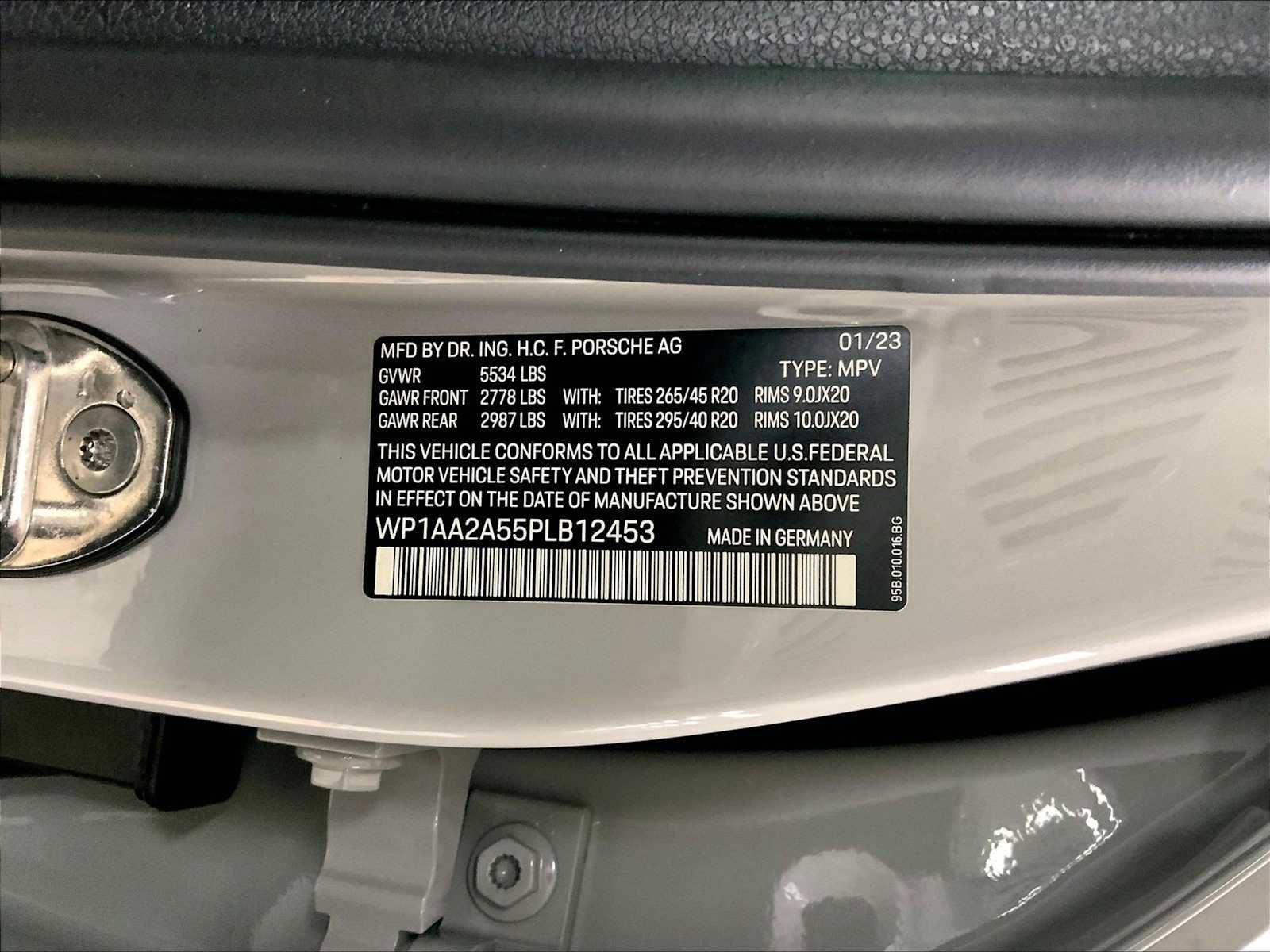 Certified 2023 Porsche Macan Turbo image 36