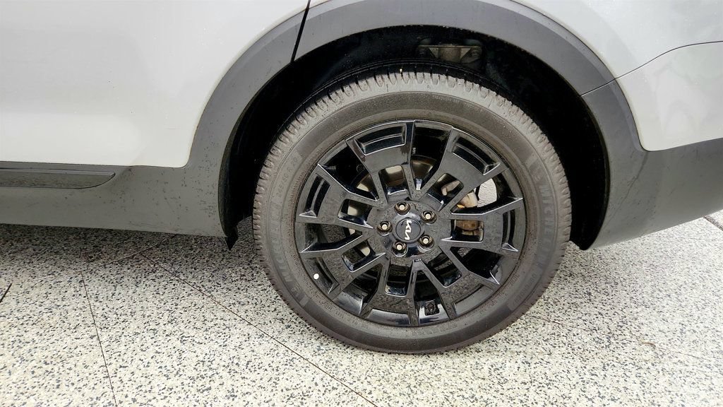 Used 2022 Kia Telluride SX w/ SX Prestige Package AWD/4WD image 9