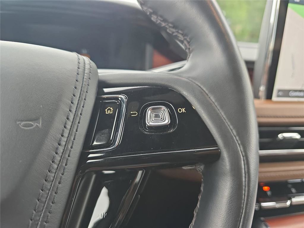 Used 2023 Lincoln Aviator Reserve w/ Elements Package Plus image 26