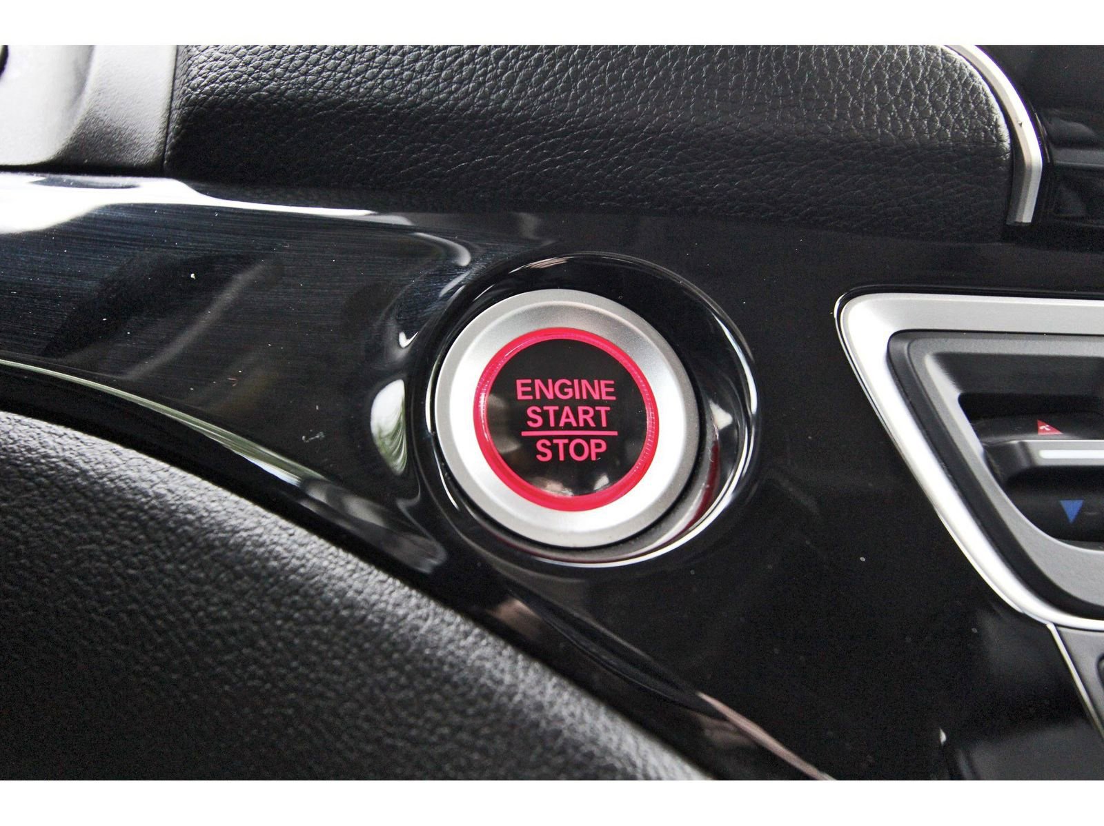 Used 2019 Honda Pilot Touring image 19