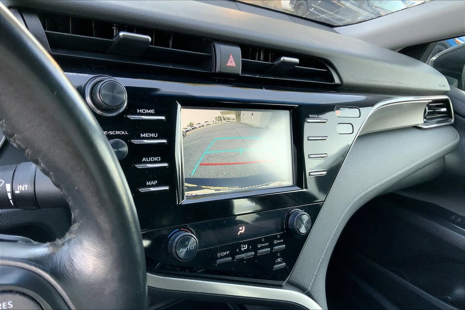 Used 2020 Toyota Camry SE image 29