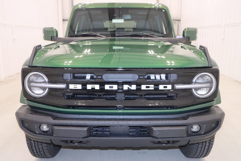 New 2025 Ford Bronco Outer Banks image 3