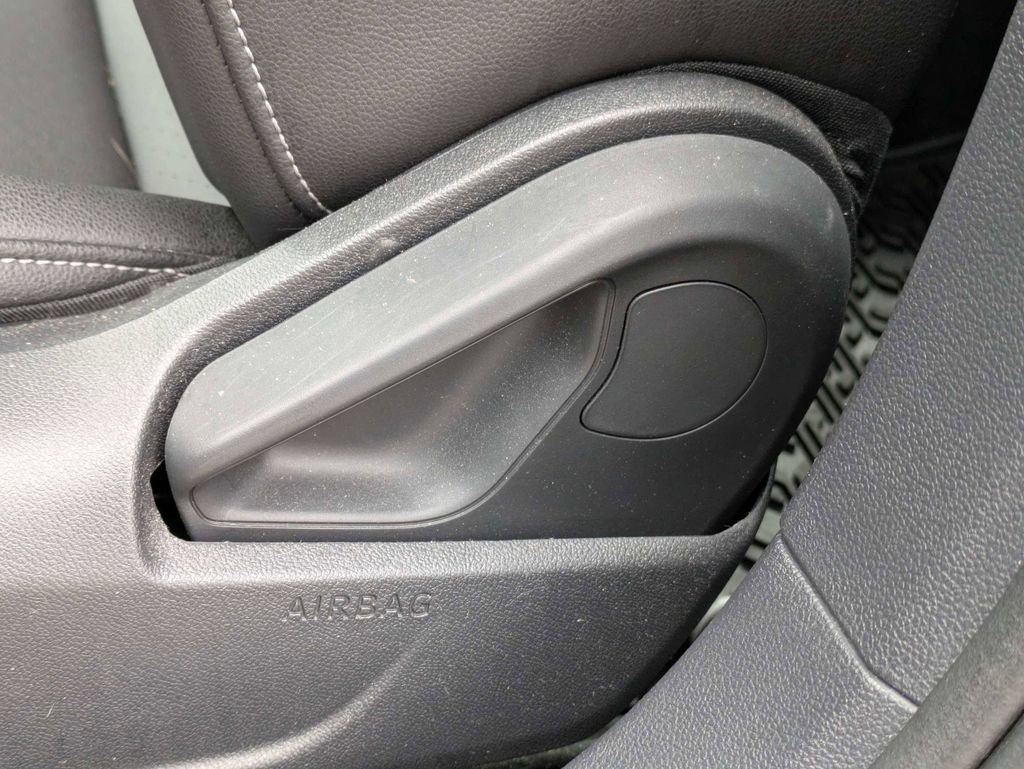 Used 2019 Volkswagen Jetta SE FWD image 23