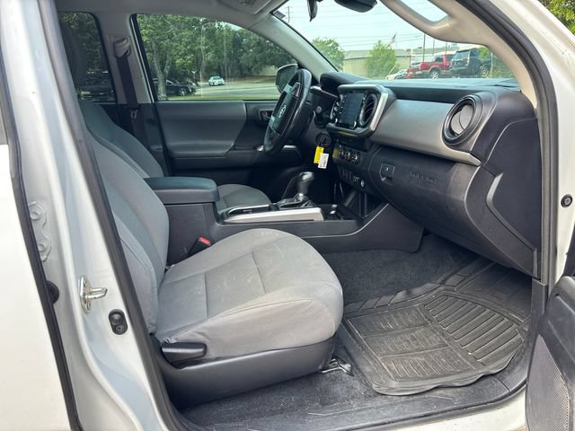 Used 2020 Toyota Tacoma SR5 w/ SR5 Appearance Package (SM) RWD image 13