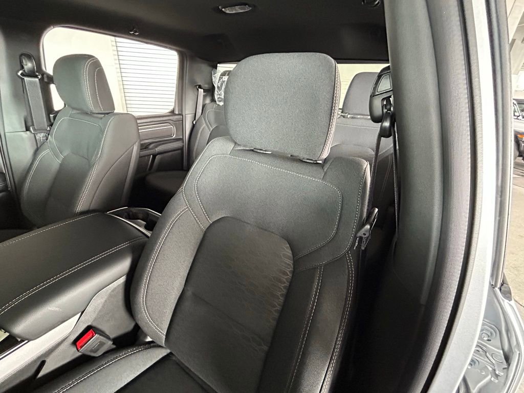 New 2026 RAM 1500 4x4 Crew Cab image 31